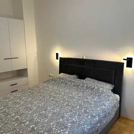 Lägenhet Dim